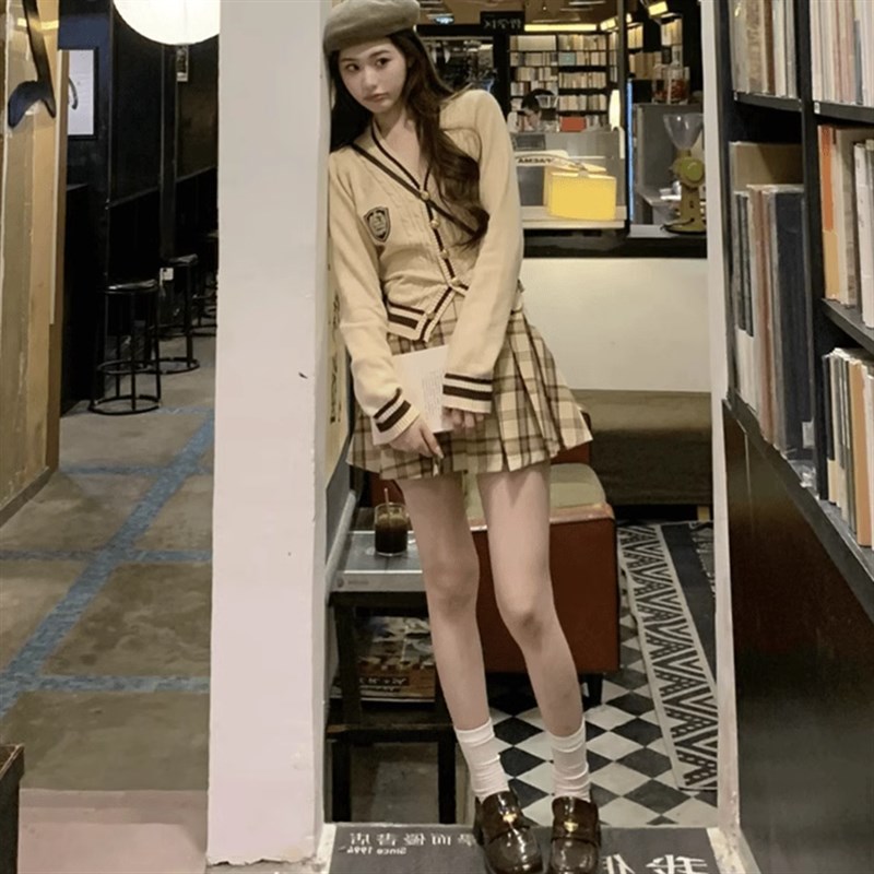 速发韩剧穿搭学院风jk制服套装小个子俏皮活泼针织开外衫半套裙两