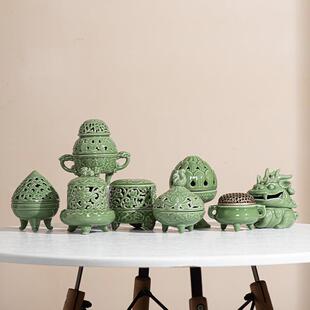 青瓷中式 新款 陶瓷香薰炉家用香炉仿古摆饰陶瓷三足盘香炉香道禅意