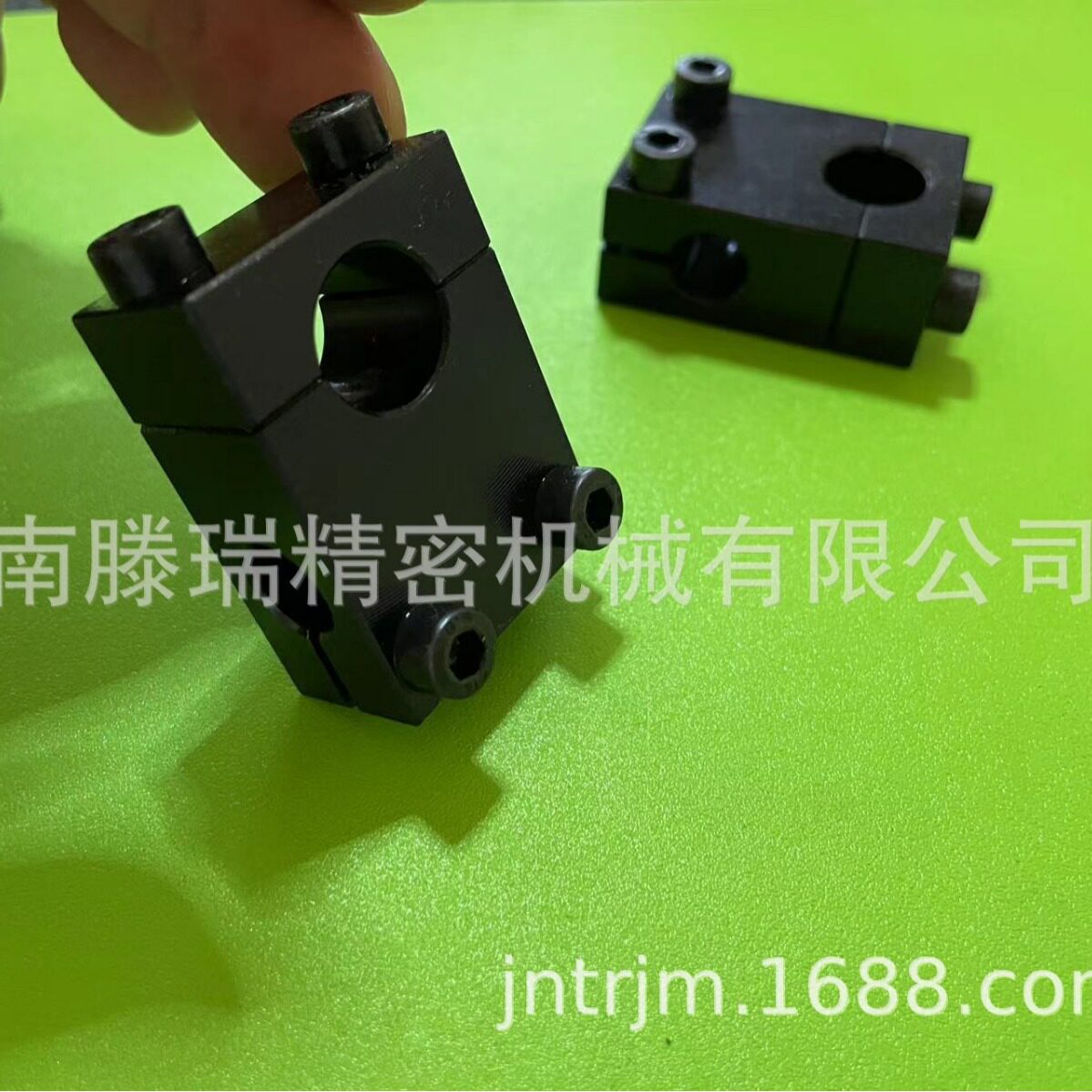 支柱固定座同径异径垂直分离型