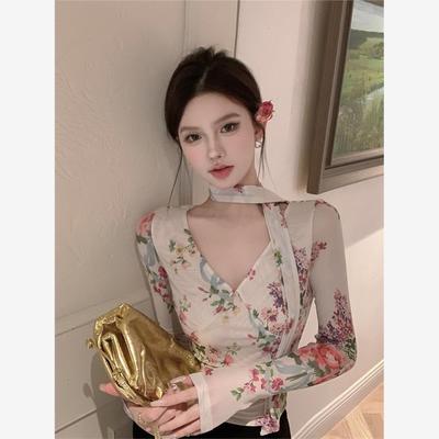 法式复古v领长袖印花网纱T恤女装夏季修身短款别致绝美防晒小上衣