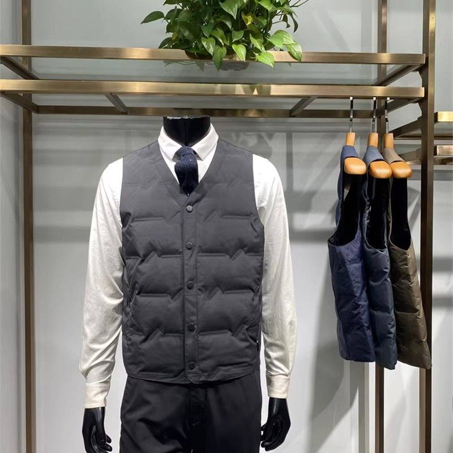 高端V领轻薄羽绒马甲男士2025新款冬季加厚保暖商务内搭外套男款,男装,羽绒马甲,淘宝优惠券,粉丝福利购,淘宝优惠卷