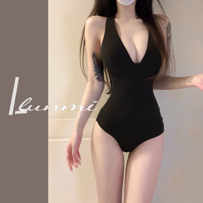 LunMi纶蜜高级感刘亦菲同款度假连体泳衣性感露背显瘦温泉泳装
