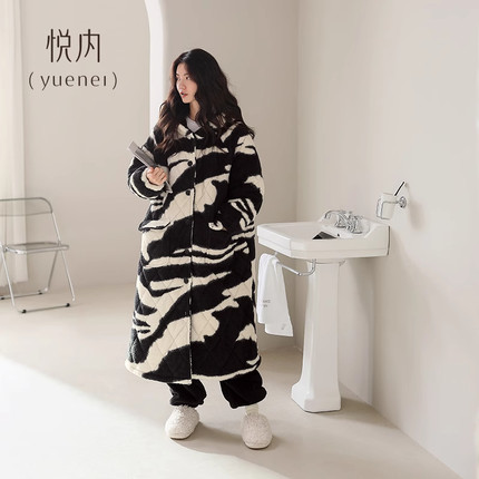 悦内睡袍女睡衣秋冬款冬季冬天珊瑚绒三层夹棉加绒加厚长款可外穿