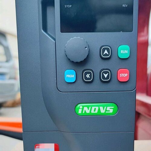 英捷思通用变频器Y900系列2.2KW4KW全新原装新N款变频器380vY900