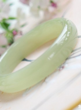 日本品质女士清水色镯子 和田玉青白玉宽版手镯玉石玉镯