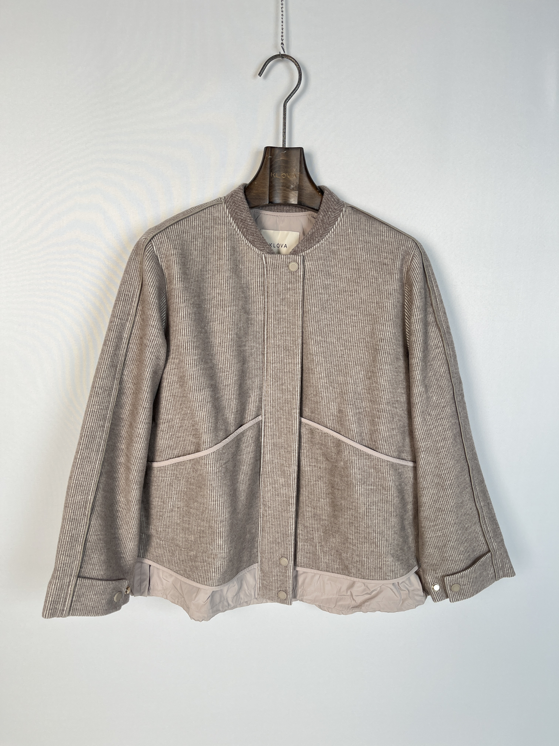 柯罗芭冬季专柜同款驼白条棒球领条绒短款棉服  MS3829 ￥6200