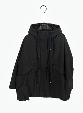 柯利亚诺冬季专柜同款风衣式连帽宽松休闲羽绒服  YZ0072(9UN)B