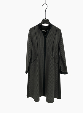 柯利亚诺春秋专柜同款深灰条收腰连衣裙  LT1302 ￥3880