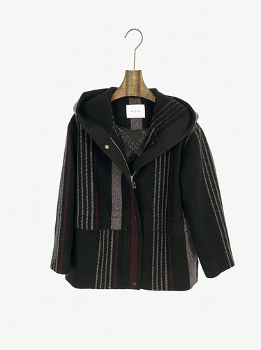 柯罗芭冬季专柜同款时尚廓形条纹上衣  SY4047 ￥7900