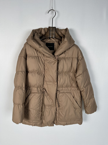 柯罗芭冬季专柜同款连帽哑光尼龙短款羽绒服  YZ1083 ￥7500