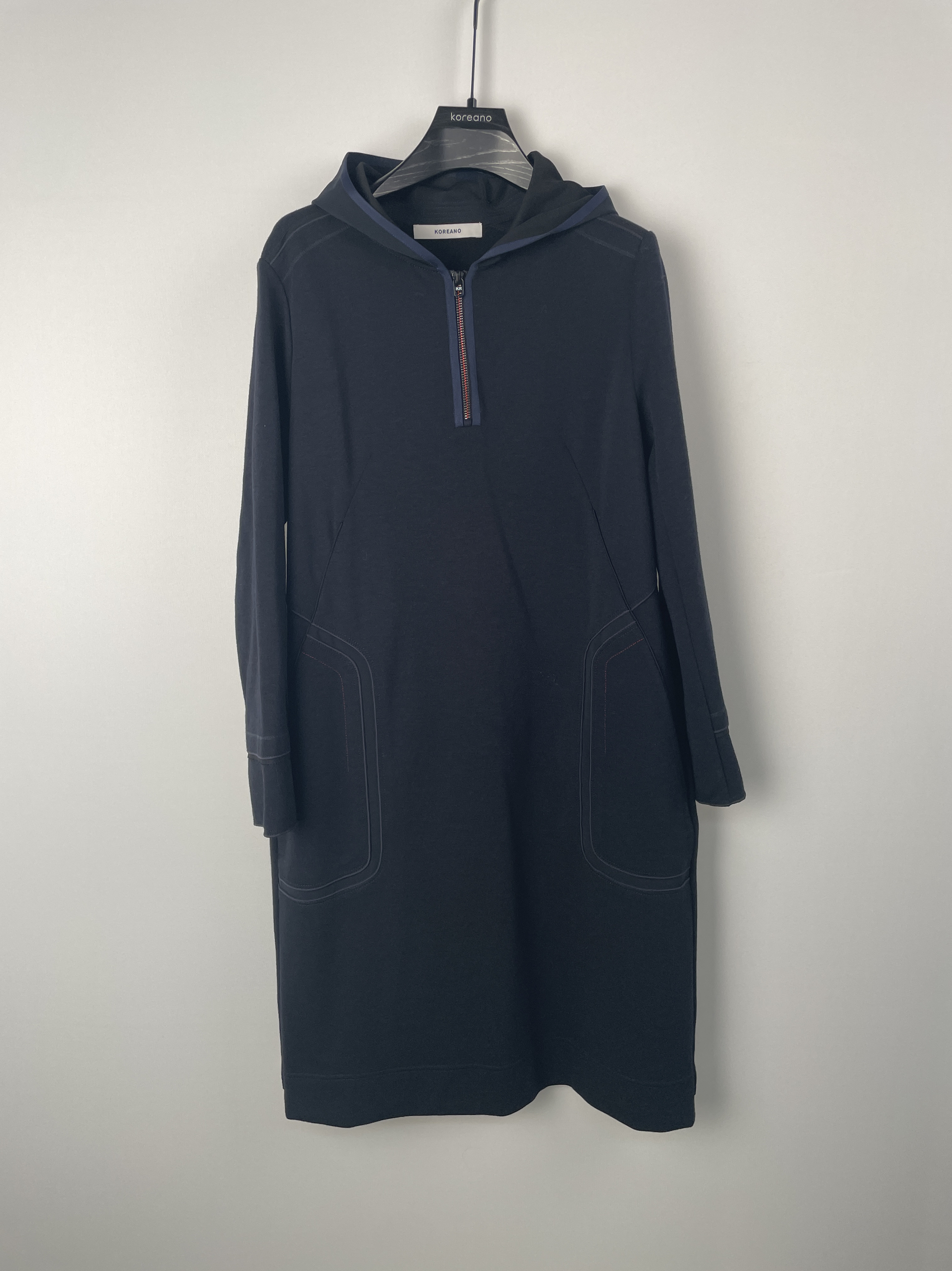 柯利亚诺冬季专柜同款连帽针织连衣裙  LT7503 ￥4280