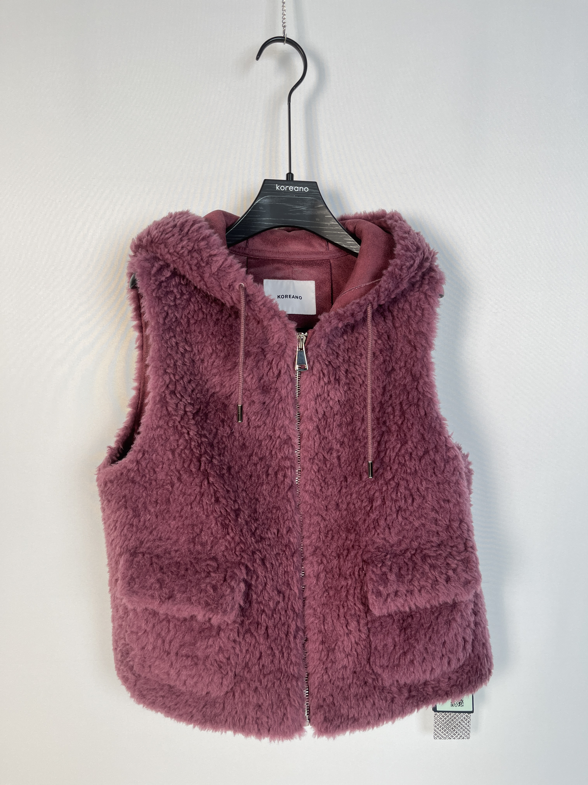 柯利亚诺冬季专柜同款玫红色短款羊羔毛马甲  JY8067G ￥6200