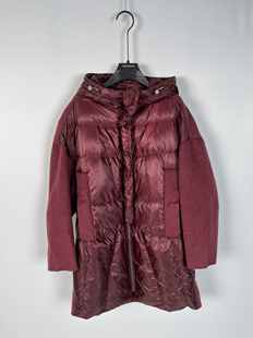 柯利亚诺冬季专柜同款连帽酒红色拼接羽绒服  YC6979 ￥7600