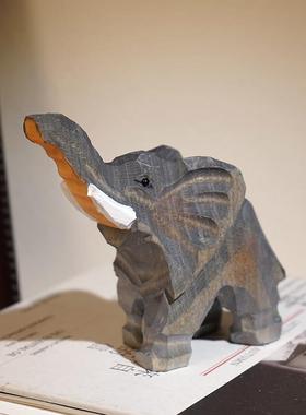 吉祥大象手工木雕小摆件可爱卡通手工雕刻公仔桌面装饰摆放小礼物