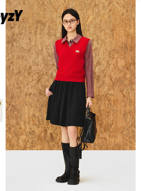 ToyzY 红色羊毛v领针织背心马甲女蛋糕刺绣2025冬新款ZC35504020