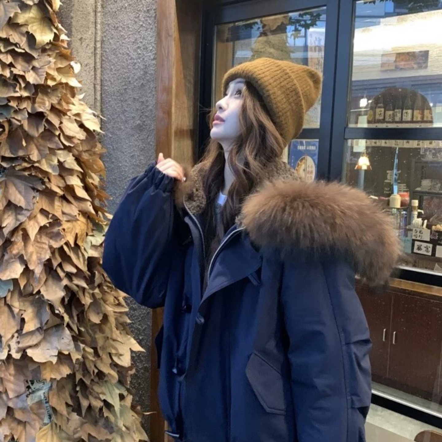 新款牛角扣连帽大毛领派克服