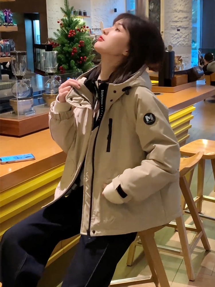 加绒加厚冲锋衣外套女2025冬季新款时尚工装派克服小个子保暖上衣