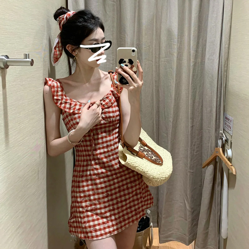 速发法式气质甜衣小个子红色格子吊带连美裙子2024新款绝美计设感
