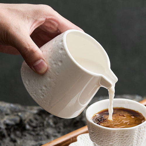 速发优格流星汁珠点尖嘴奶壶酱啡奶盅陶瓷导流杯小型奶罐西餐厅咖