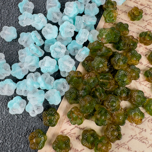 压制珠夏威夷花10x10mm捷克进口