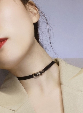 choker项链女轻奢小众高级感字母