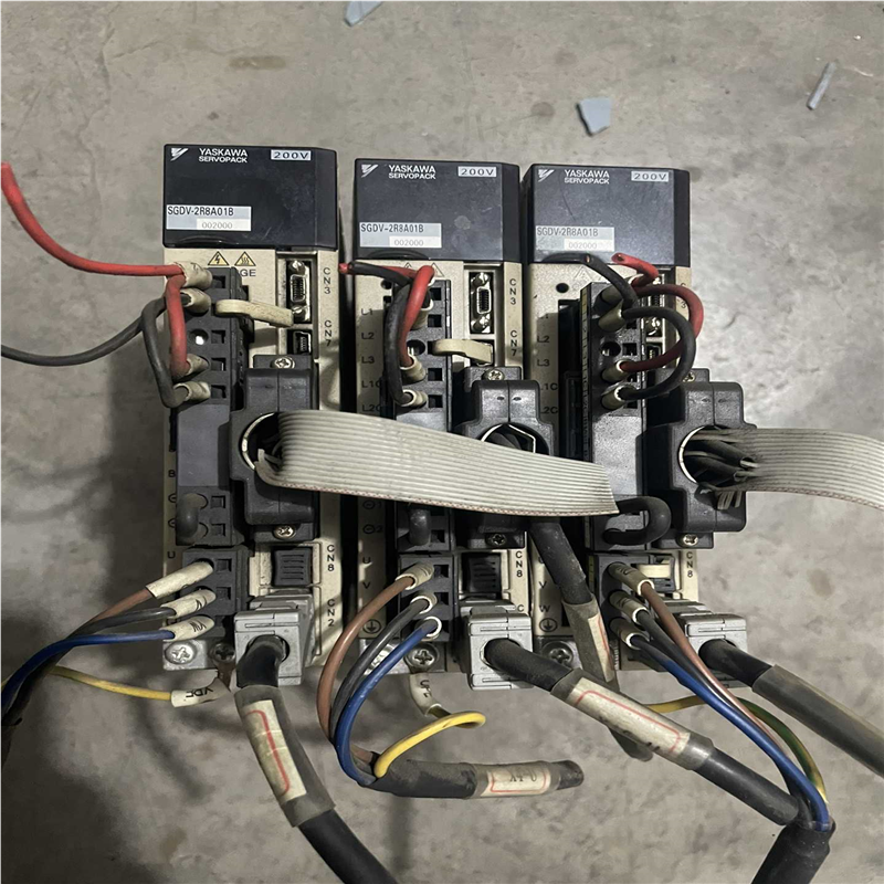 安川驱动器SGDV-2R8A01B002000 400W质量(崽崽配件）