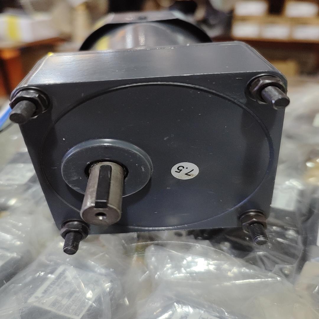 tunyo东洋电机M5RK-90C 5GU-7.5K，二（憨憨电子）