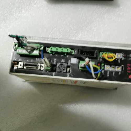 询价~IAI驱动器SCON-C-100A-CC-0-2实物图。