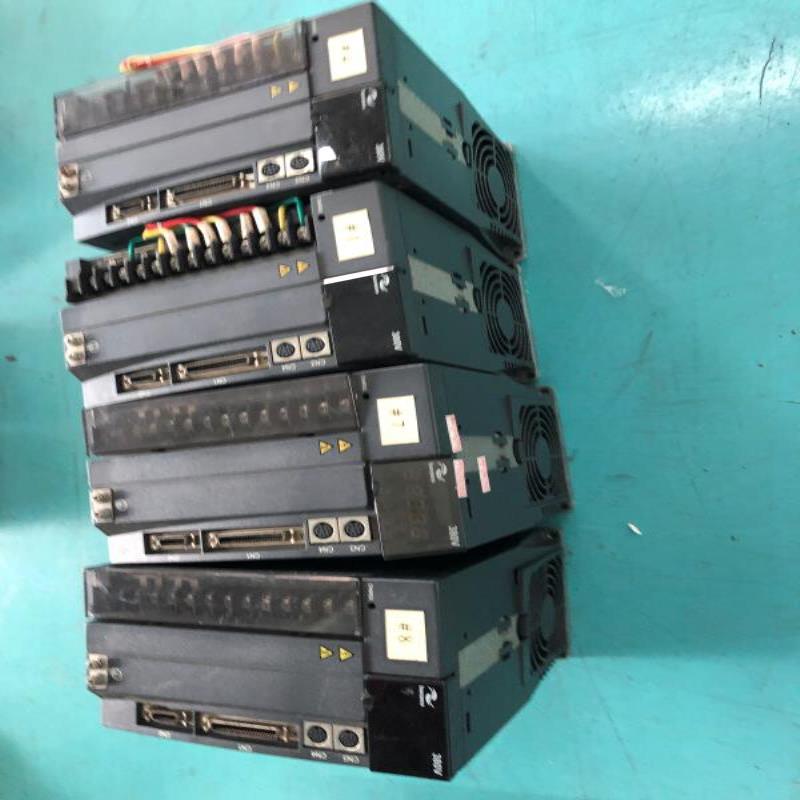 汇川伺服驱动器IS500AT8R4I-112 成色好(崽崽配件）