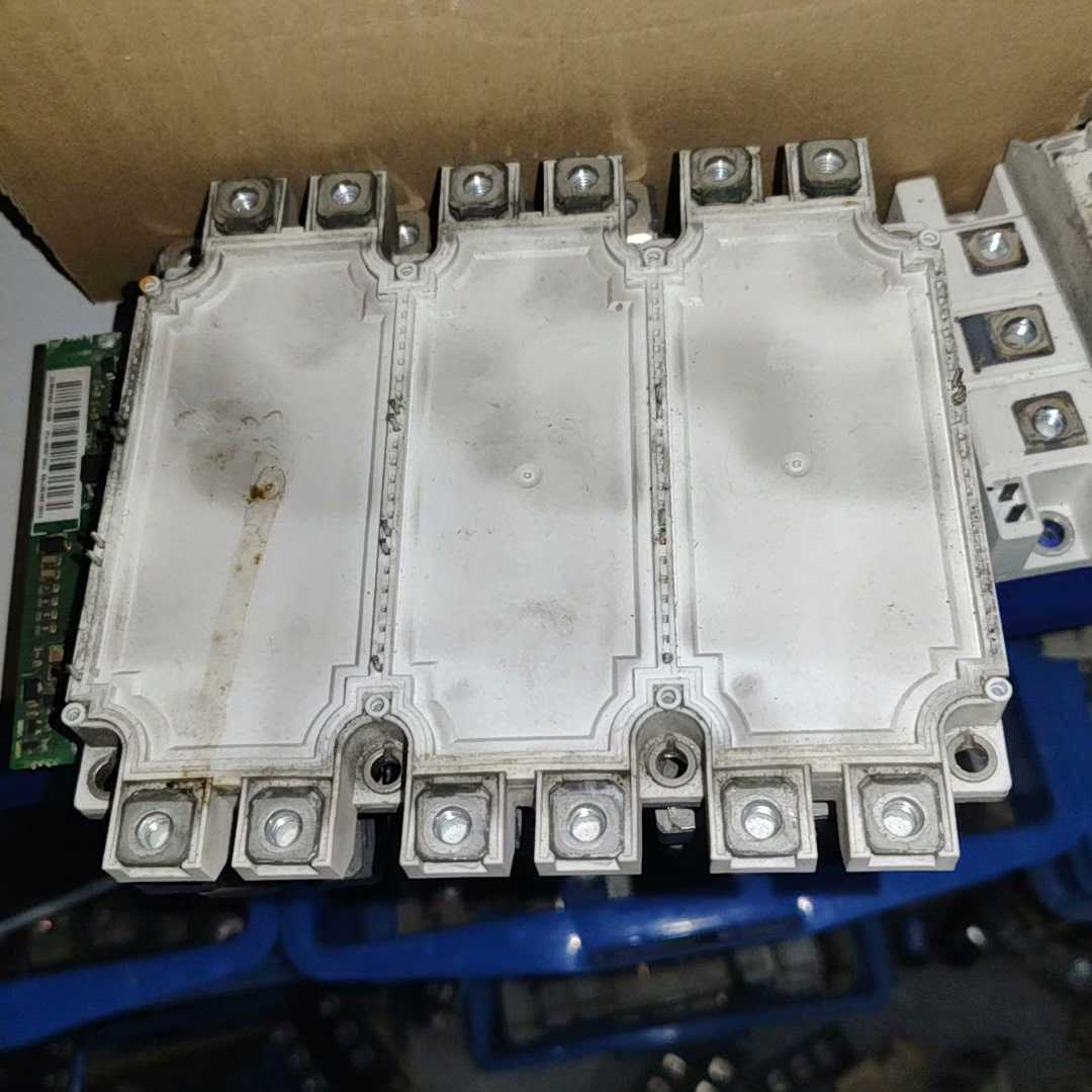 议~英飞凌模块FS300R12KE3_S1,变频器专用