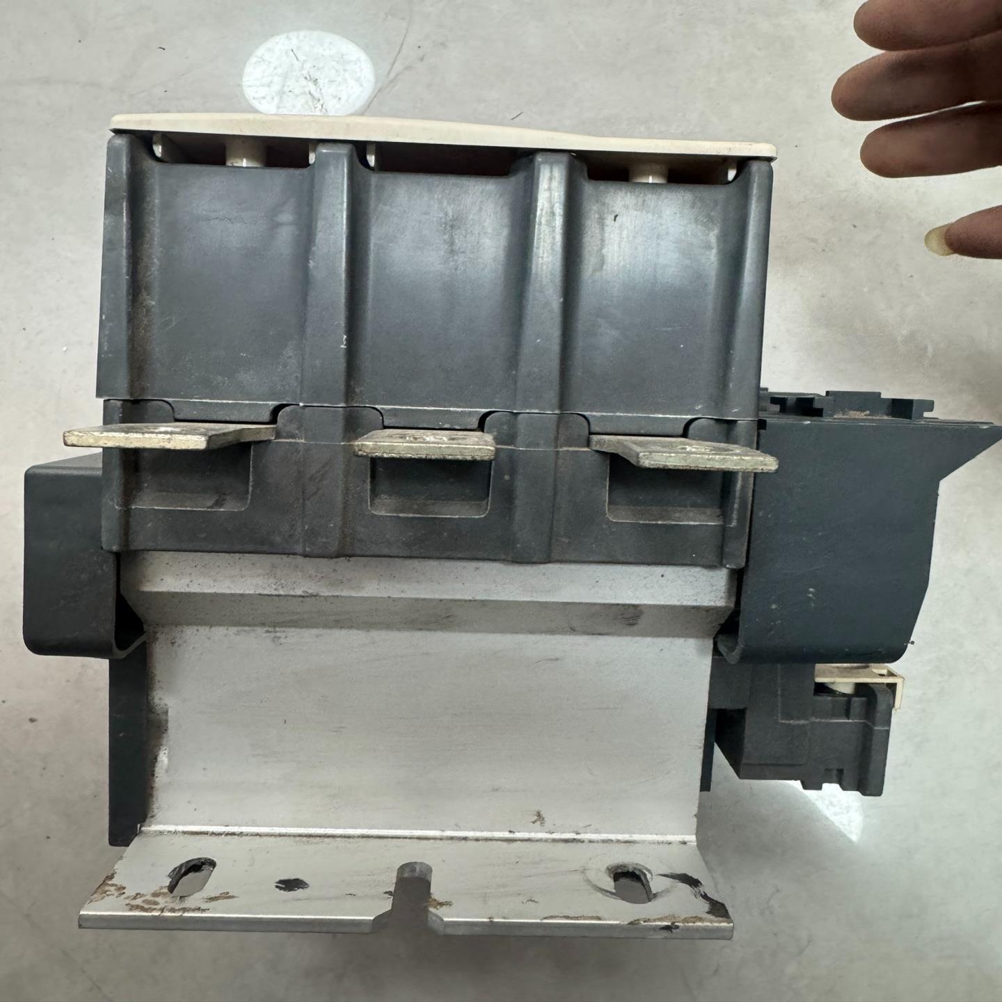 议价Schneider Electric/施耐德LC1D205交