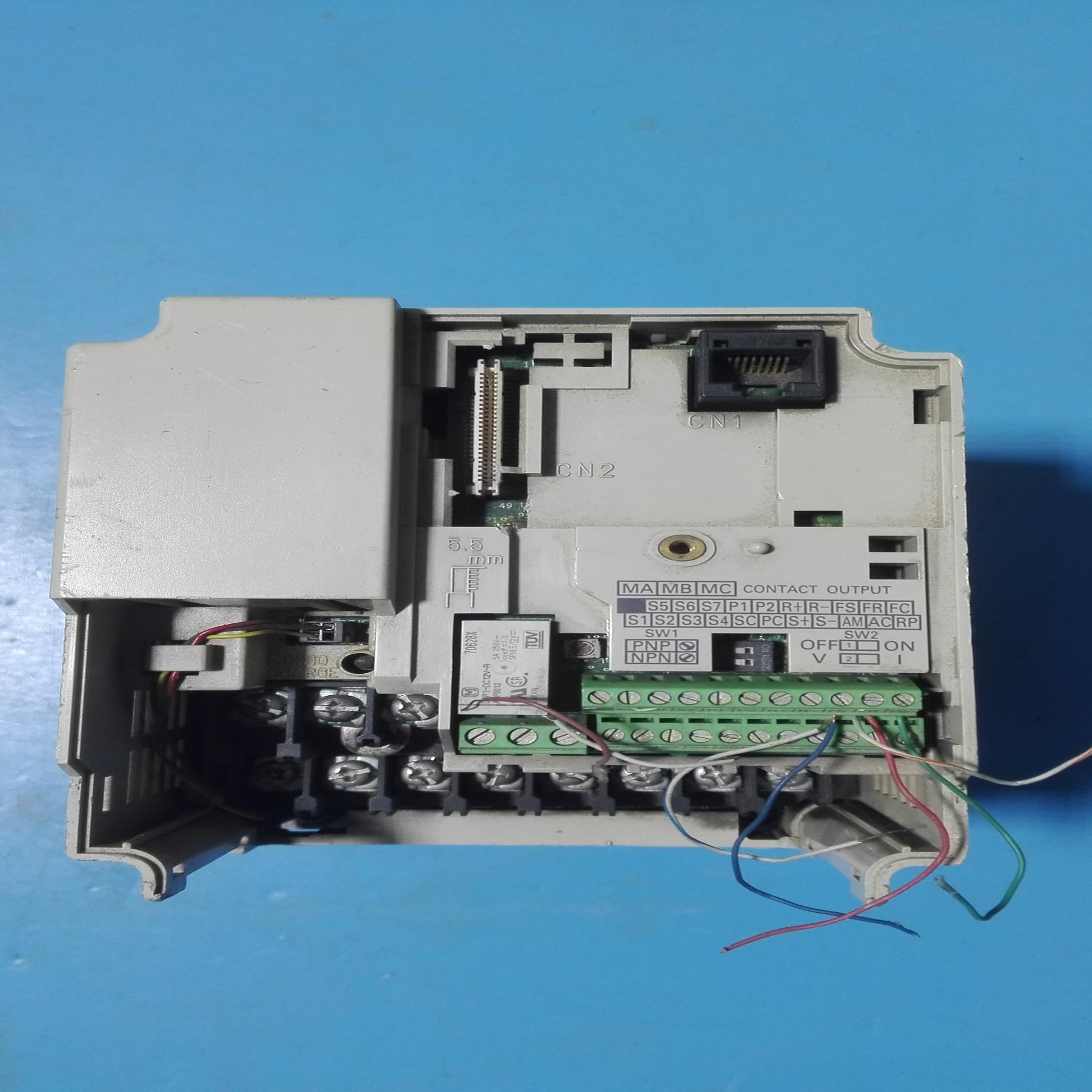 变频器V7系列CIMR-V7AT42P2 380V22KW