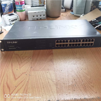 询价~TP24口交换机、千兆交换机 SG1024T，功能正常，成色