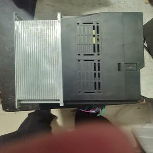 日业变频器CM530H4T2R2GB 4R0PB实物图 憨憨电子