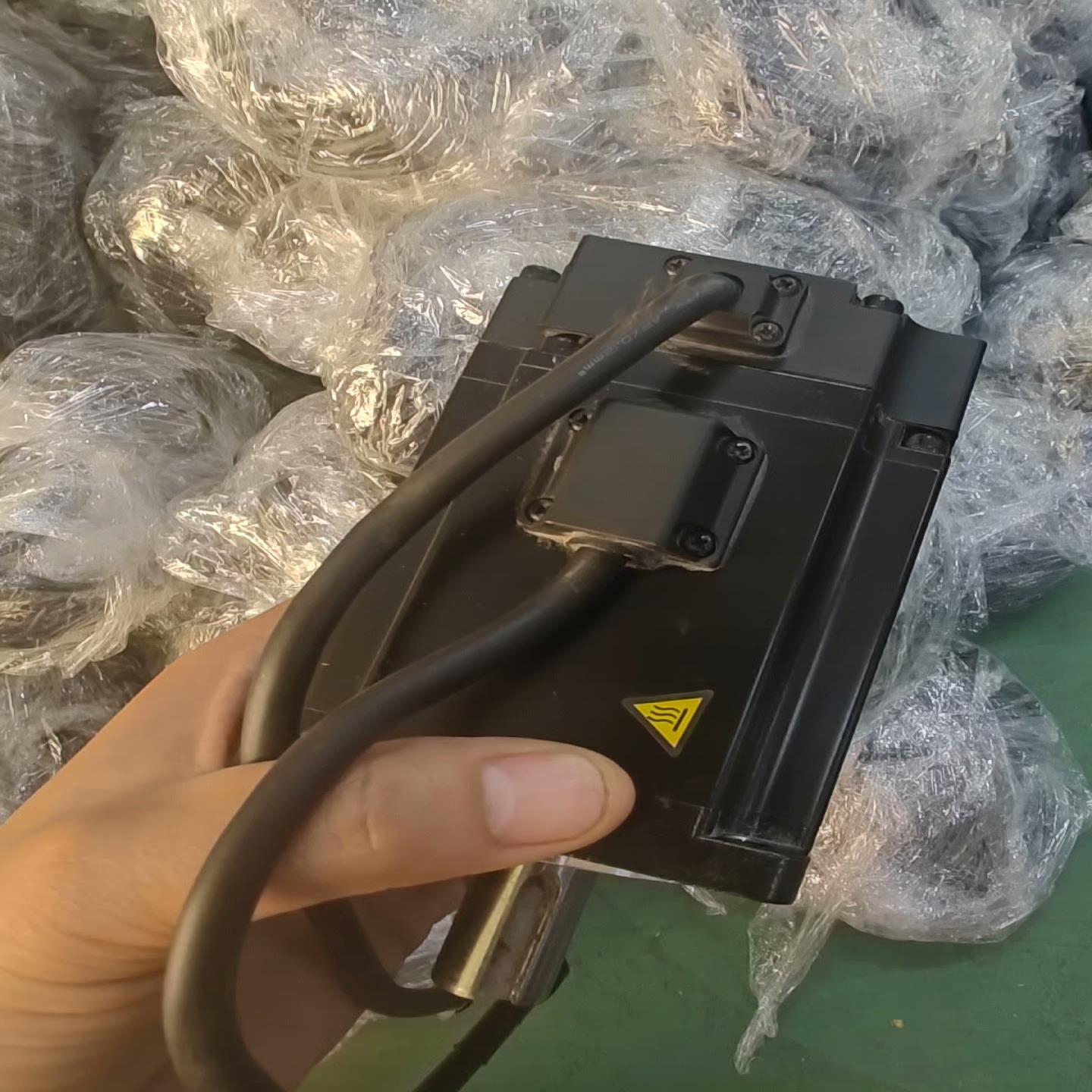 雷塞750W伺服电机-总线型，驱动：L7EC-750，电机：(崽崽配件）