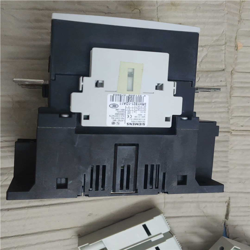 接触器 3RT1056-1AB36 库存未使用（憨憨电子）