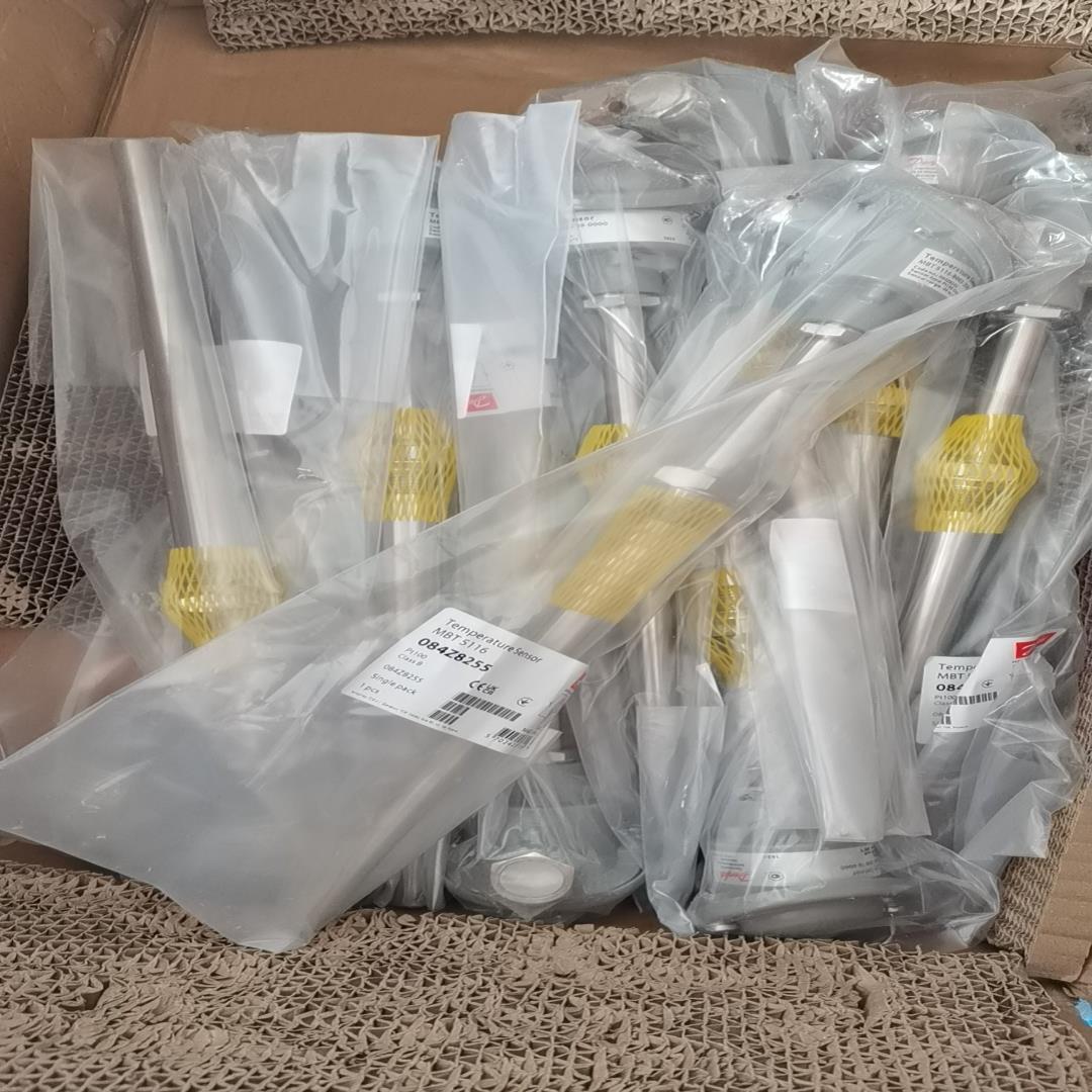 议~丹佛斯温度传感器MBT5116 PT100  084Z825