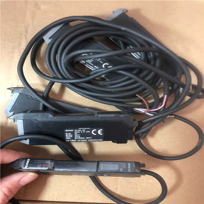 【顺庆】基恩士光纤传感器LV-11SAP、实物如图、单价【议价】