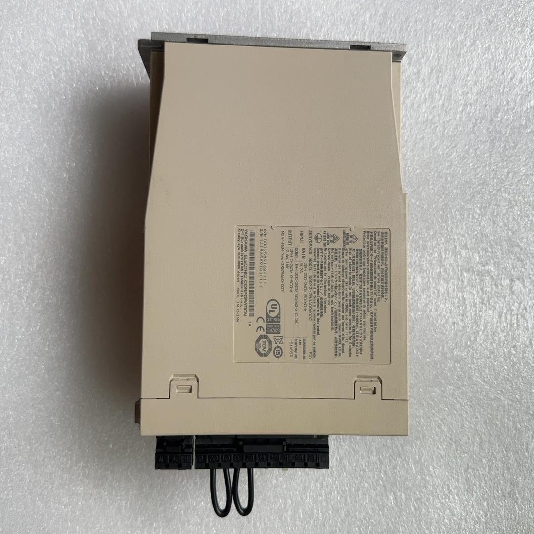 议~全新没有装过机安川驱动器，安川1KW伺服驱动器7系SGD7S