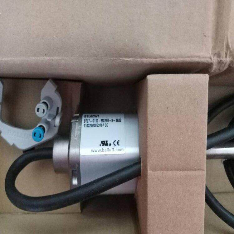 巴鲁夫电容式接近开关 BCS D50OO02-YPC25C-EV02-008订货号BCS00F