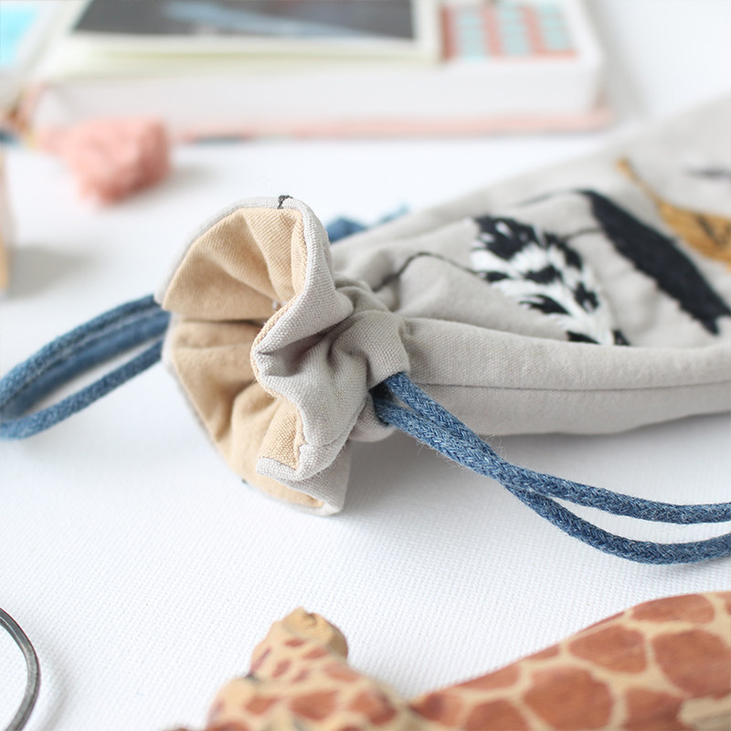 刺绣手工DIY眼镜袋材料包自绣猫咪布艺手账O笔收纳袋束口袋送男友