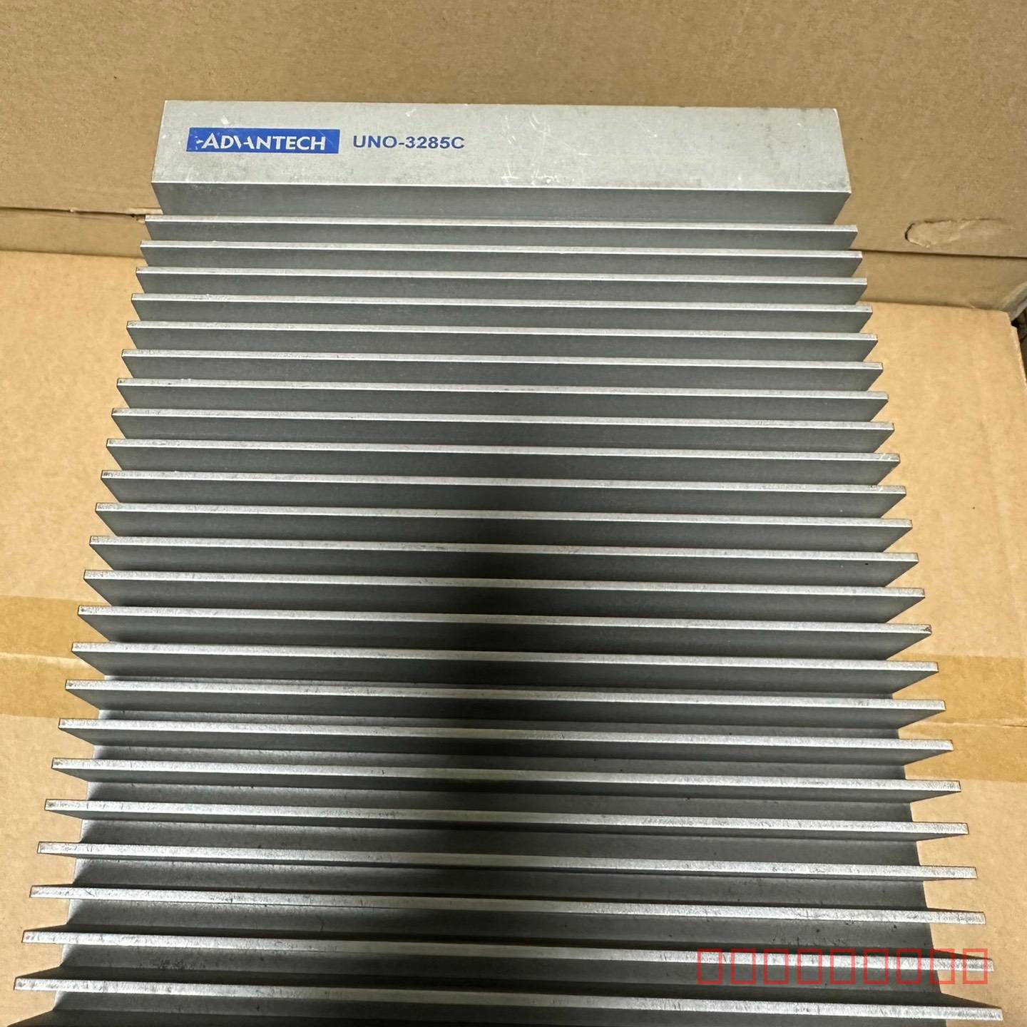 议价研华 UNO-3285C工控主机  i7-6822EQ/8G/