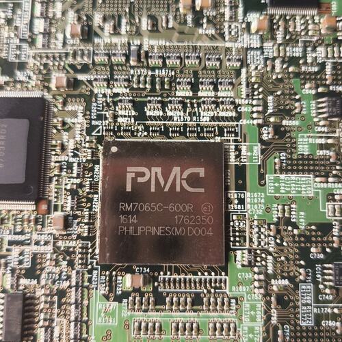 议价PMC-Sierra芯片RM7065C-600R可维修