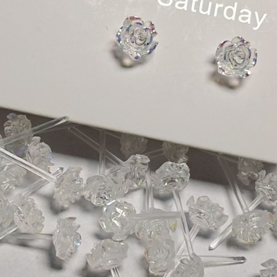 养耳洞迷你6mm山茶花树脂耳钉彩光透明塑料针不易过敏耳饰耳钉女