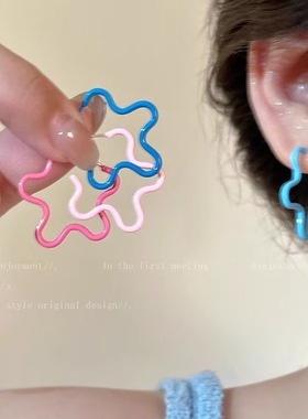 蓝色渐变小花滴釉耳环女款夏天甜美少女心耳钉多巴胺小众精致耳饰