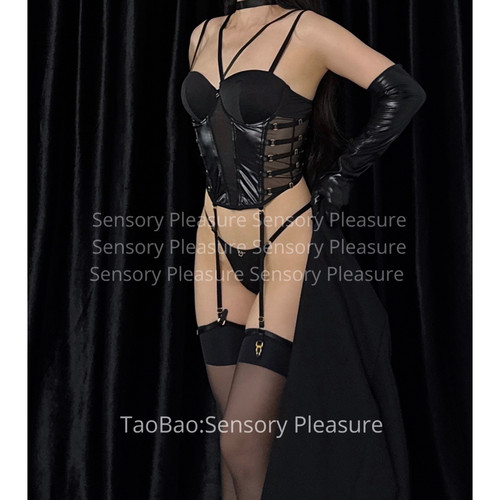 SensoryPleasure性感聚拢显胸