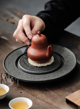 玄武岩圆形干泡盘台中式茶复古茶乌金石盘家用小号石材20230725壶