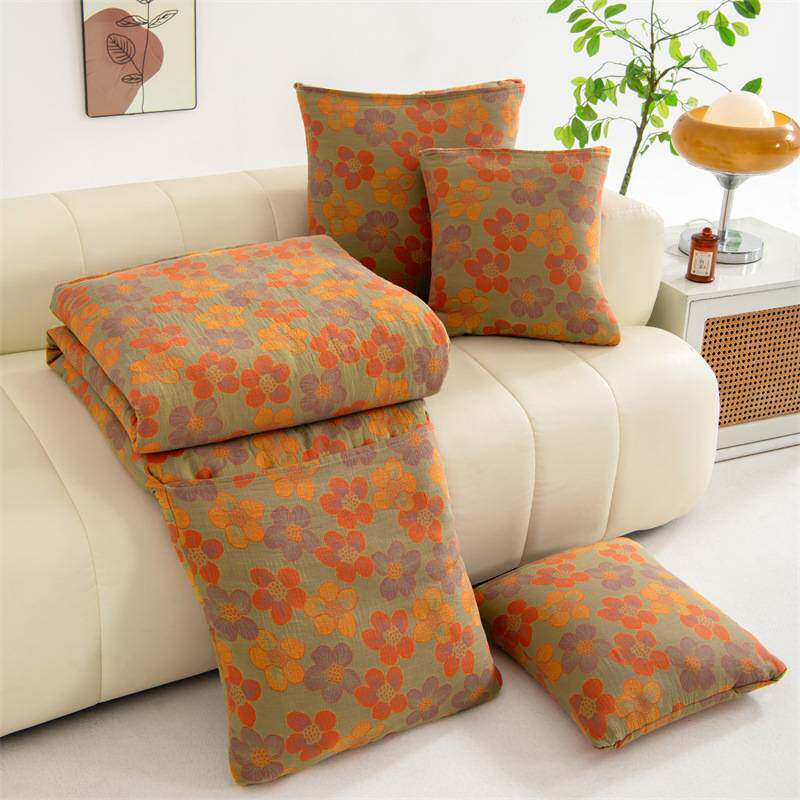 马年A类/ 双层纱抱枕被子两用二合一车用加厚午睡毯子车2026