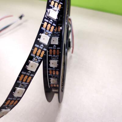 ws281B发V光幻彩2ed灯带工厂灯条5le818618d灯带贴片内置ICl灯珠