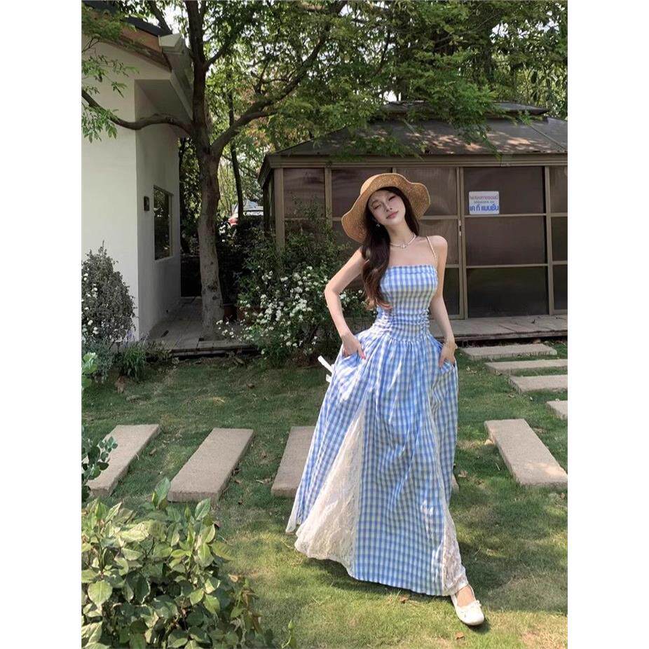蓝色格子蕾丝吊带连衣裙女夏多巴胺明媚穿搭海边度假沙滩日落长裙